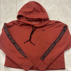 Under Armour women’s Red cropped Hoodie Sweater